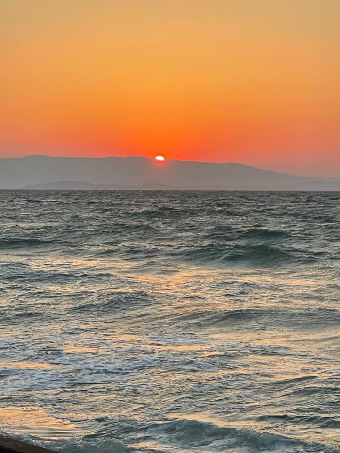 Merlin Apart Otel Karaburun  Buitenkant foto